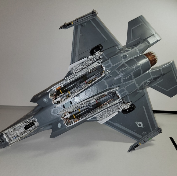 Model F 35 Lightning 2 - Picture 3 of 4